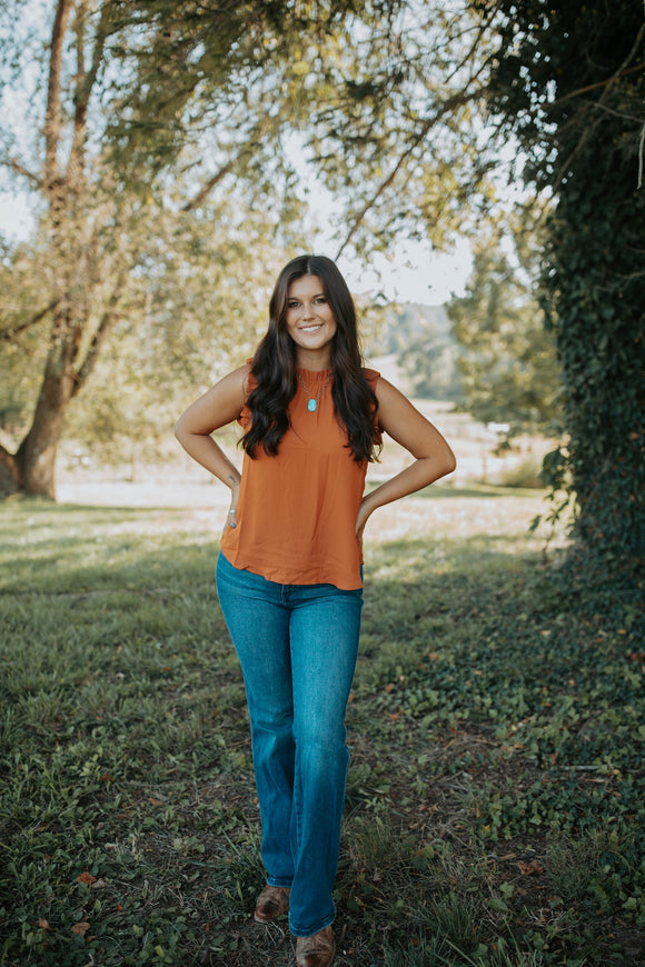 Luckenbach Ruffle sleeve top (Rust)